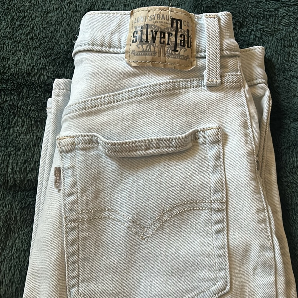 Levi’s - Picture 2 of 3